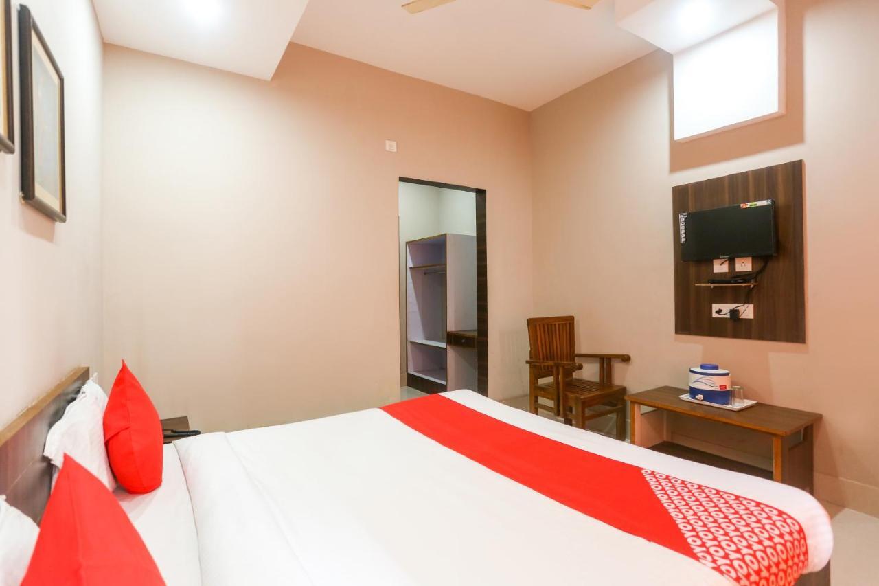 Oyo 61586 Hotel Narmada Bhavan Puri Esterno foto